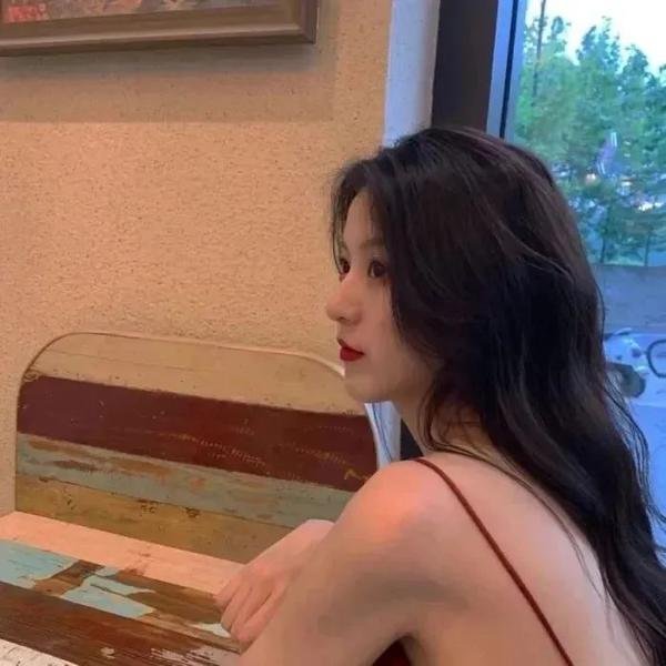 一村之长之贵妇还乡